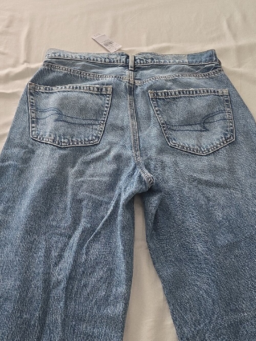 NWT American Eagle Outfitters High Rise Baggy Wide-Leg Raw Hem Jeans - Picture 5 of 8